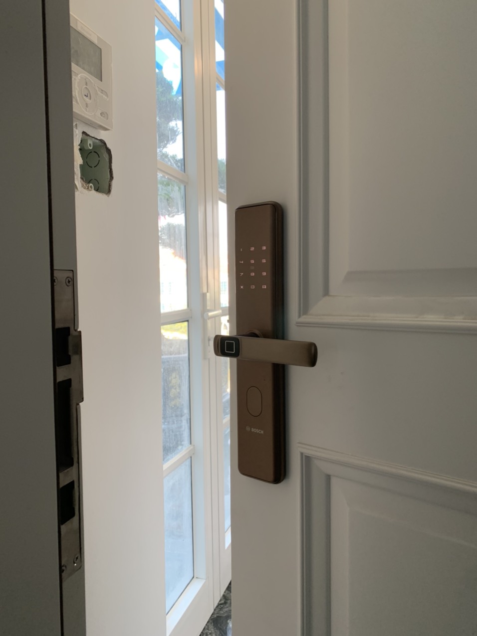 tính năng thông phòng trên khóa vân tay bosch ID30 EU - khoavantaychinhhang.com