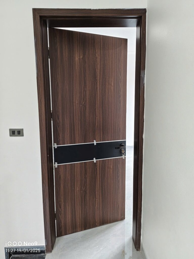 cửa gỗ công nghiệp composite Lamitek - cửa gỗ Austdoor