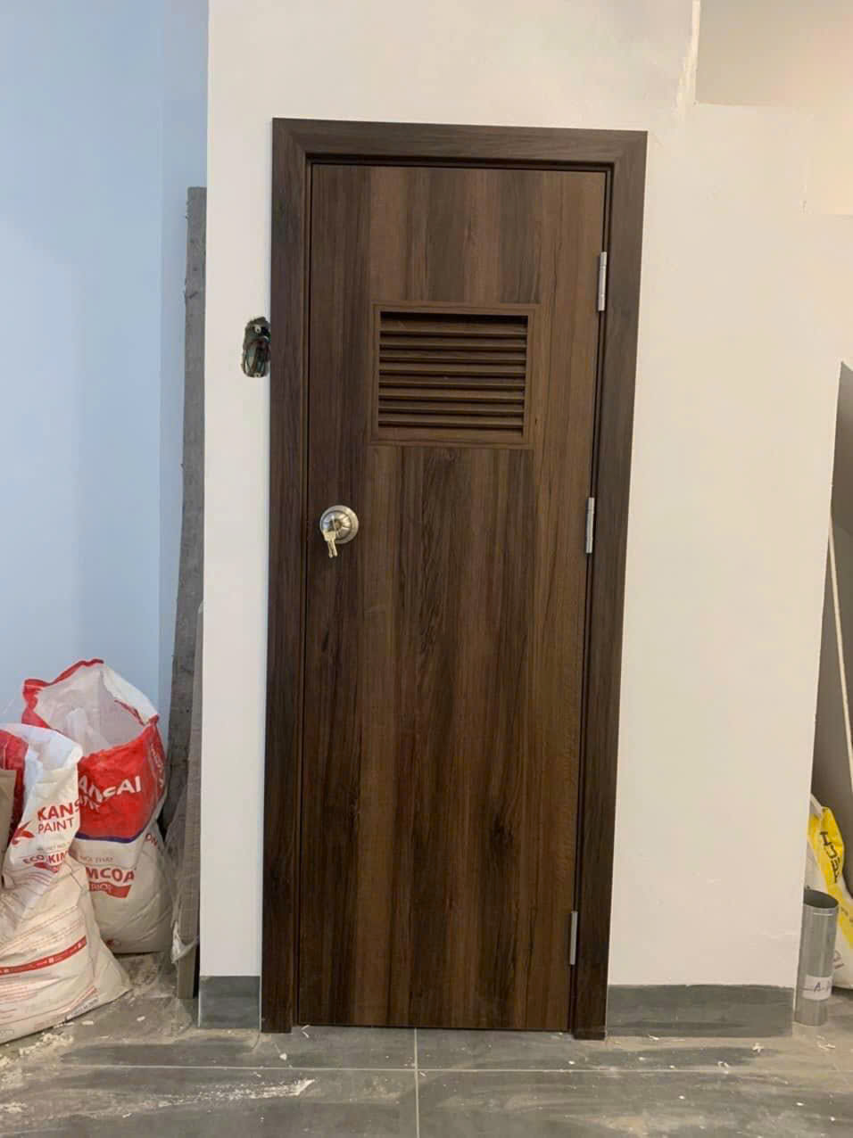 cửa gỗ composite austdoor 